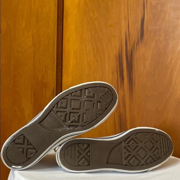 Converse Chuck Taylor’s White Leather High-Top Sneakers Red Trim Women 7 Men 5 - Picture 6 of 11